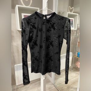 Chandail noir transparent XS ( Simons )